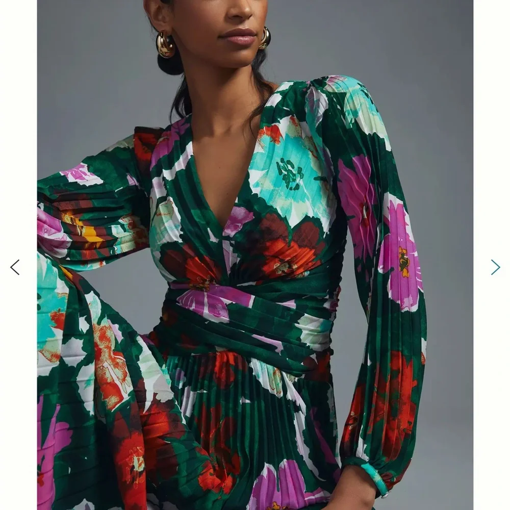 Anthropologie Pleated V-Neck Dress NWT size 6 - Picture 1 of 12